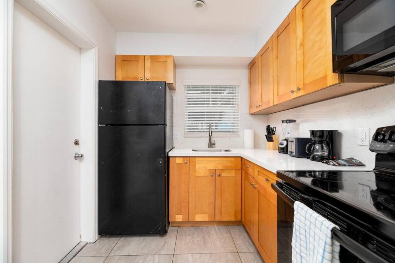 Bayshore Breeze 1 - Lauderdale *