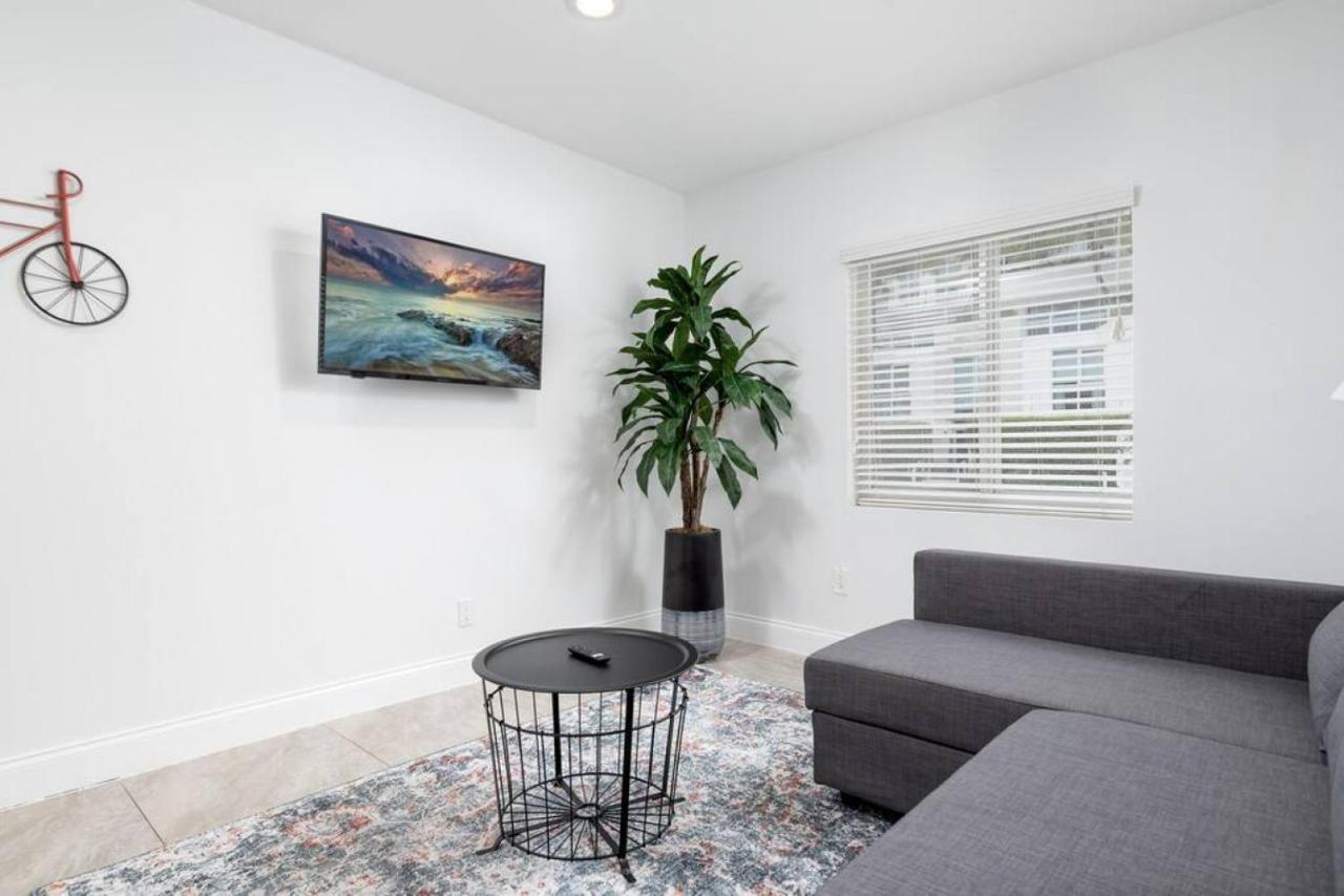Bayshore Breeze 1 - Lauderdale