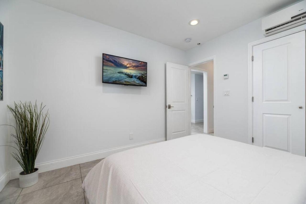 Bayshore Breeze 1 - Lauderdale *