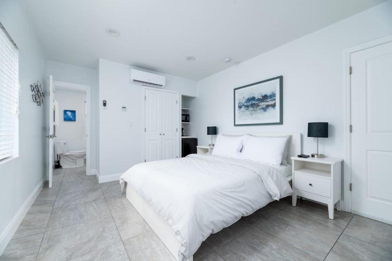 Bayshore Breeze 8 - Lauderdale Apartment