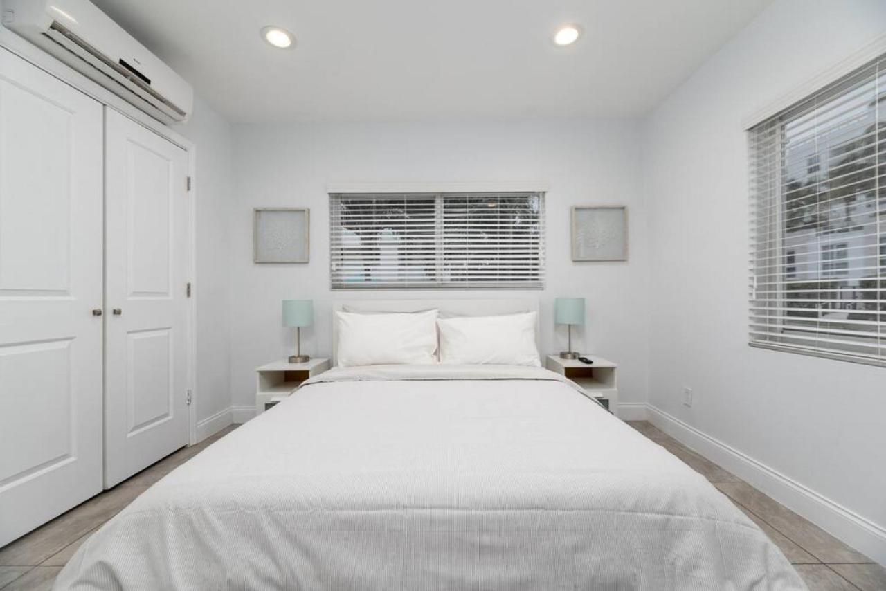 Bayshore Breeze 1 - Lauderdale Apartment *