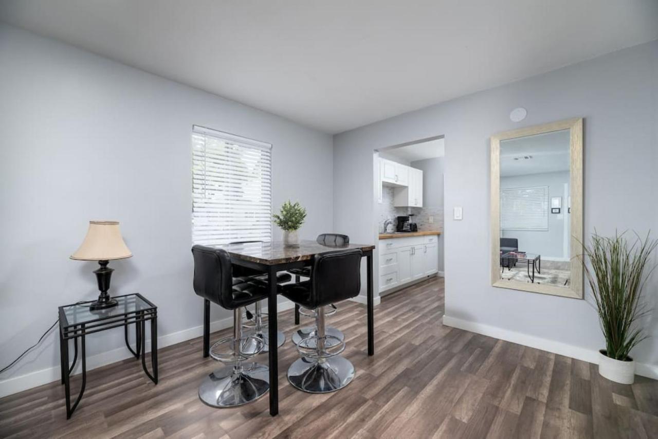 The Palms At Middle River Terrace 1 Apartment