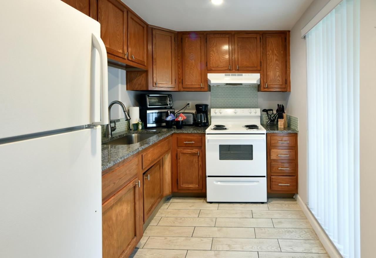Designer River View Apartment
