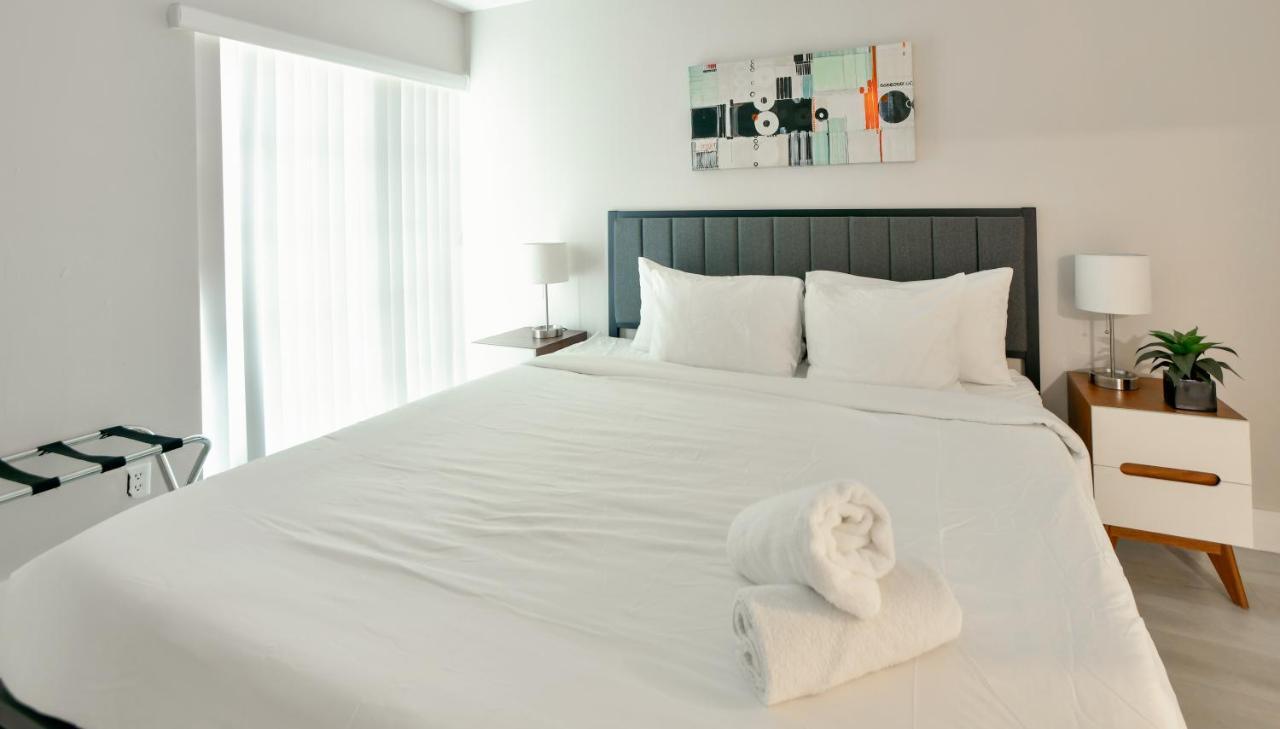 Designer River View Apartment Fort Lauderdale