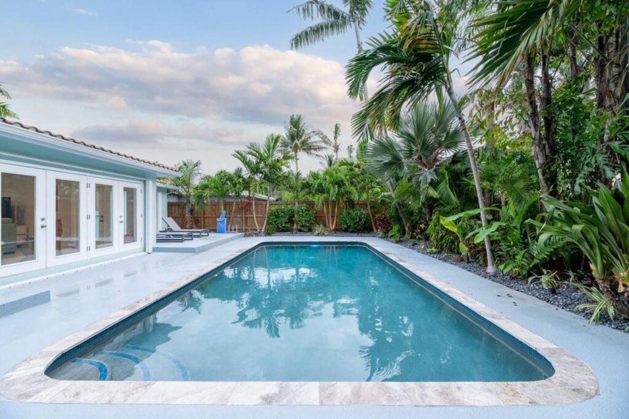 Luxurious Lauderdale Pool Holiday home *