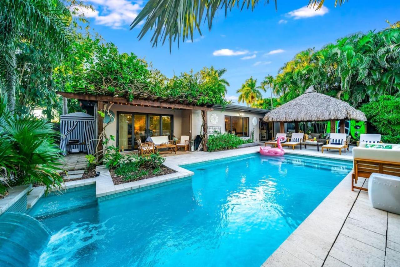Holiday home Pool And Waterfront Oasis