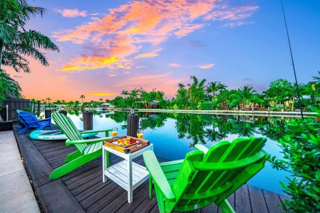 Holiday home Pool And Waterfront Oasis *