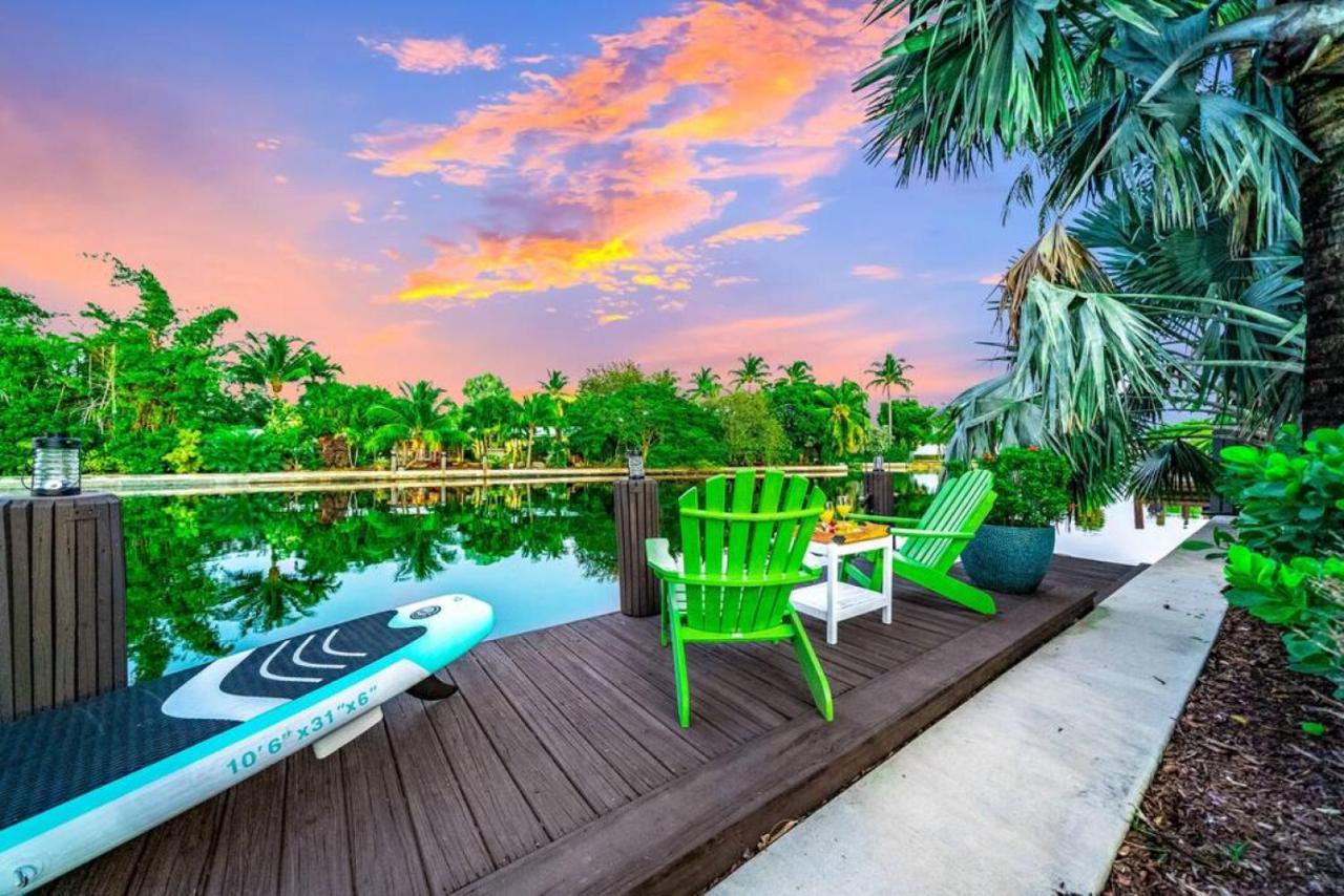 Holiday home Pool And Waterfront Oasis *