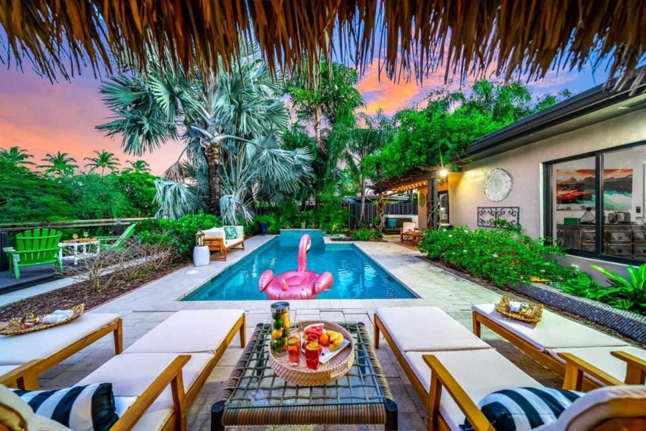 Holiday home Pool And Waterfront Oasis