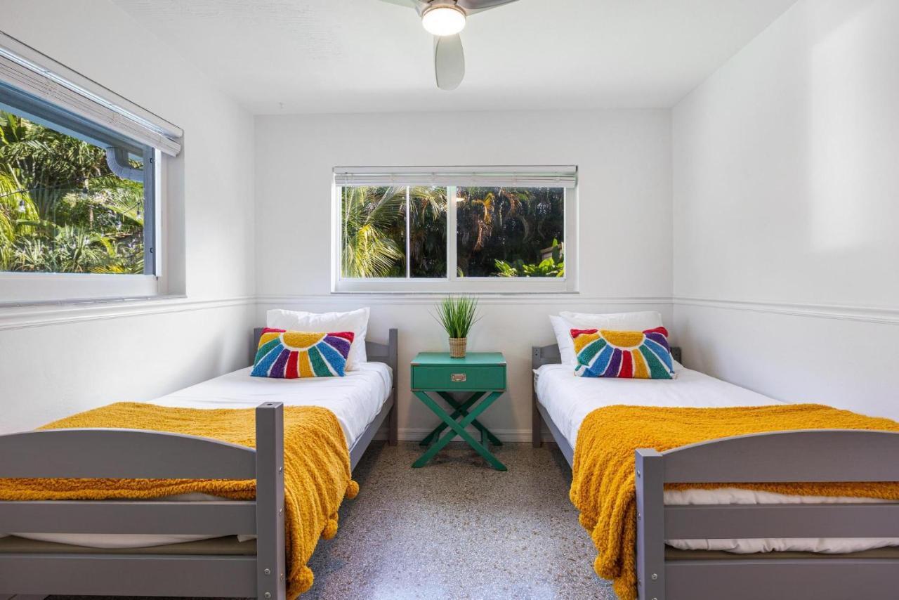 Trendy 3-bedroom With Saltwater Pool And Yard