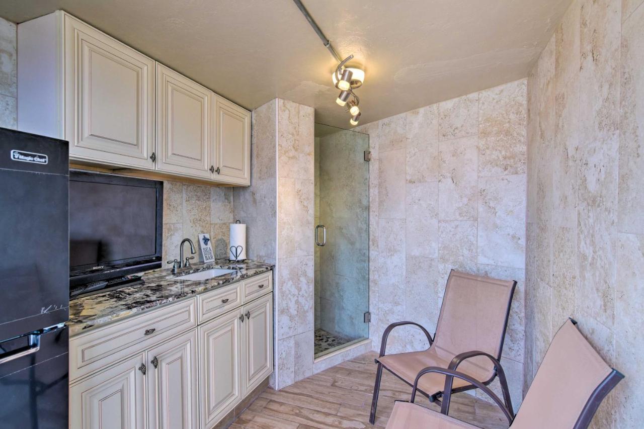Apartment Oceanfront Luxury Renovated Getaway! *