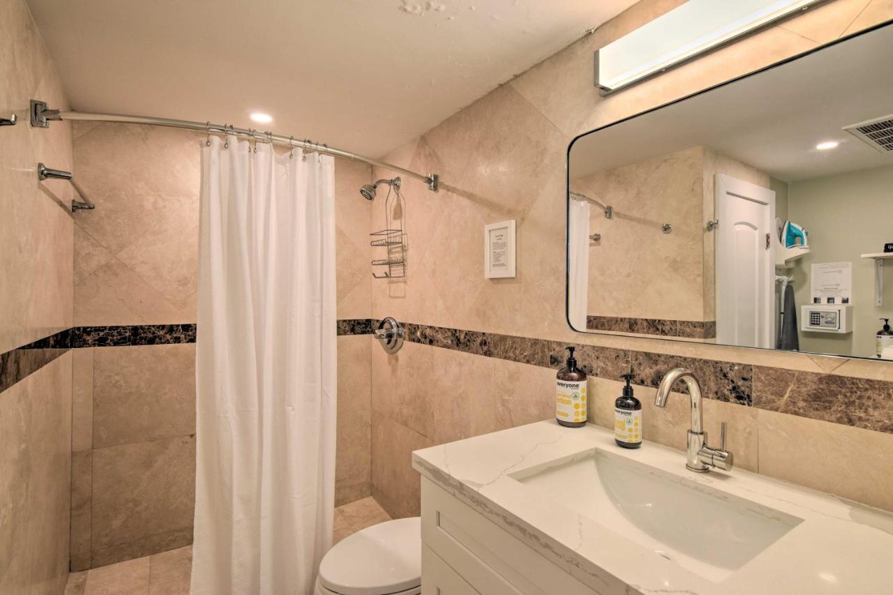 Apartment Oceanfront Luxury Renovated Getaway! Fort Lauderdale