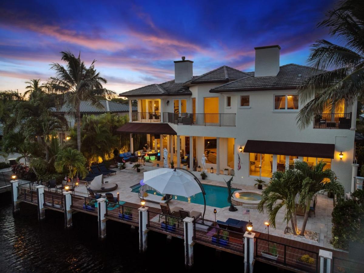 Luxury D' Southern Florida Paradise Sleeps 12 Villa