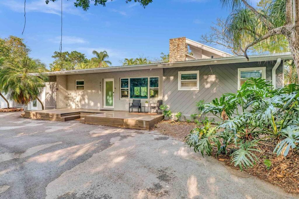 Rare Hidden Getaway Heated Pool 1.5 Acres! Sleeps 16