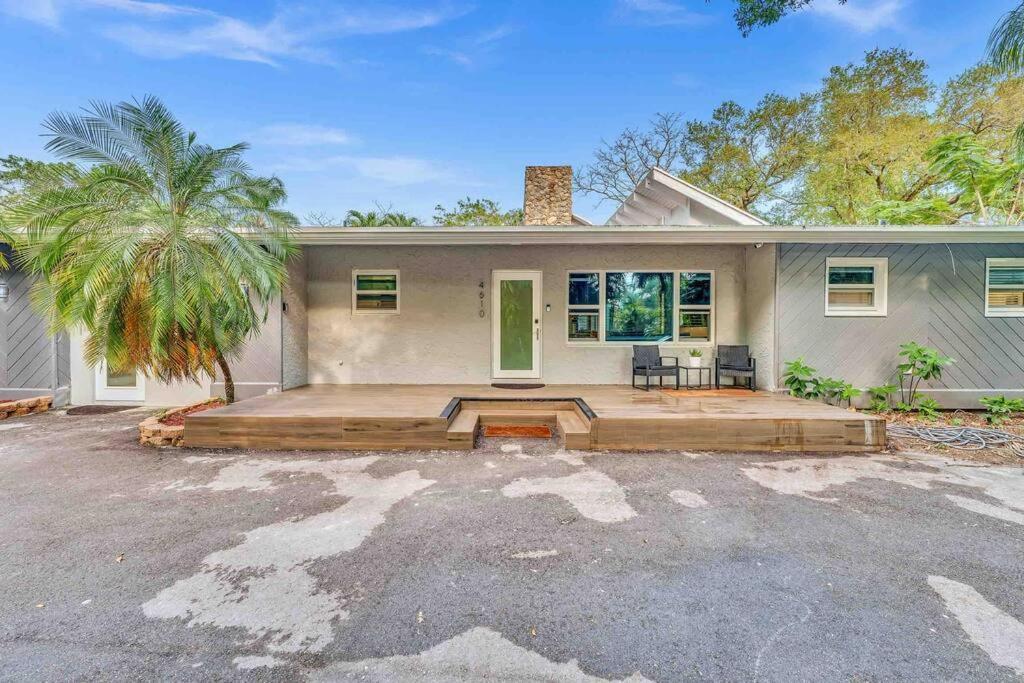 Rare Hidden Getaway Heated Pool 1.5 Acres! Sleeps 16