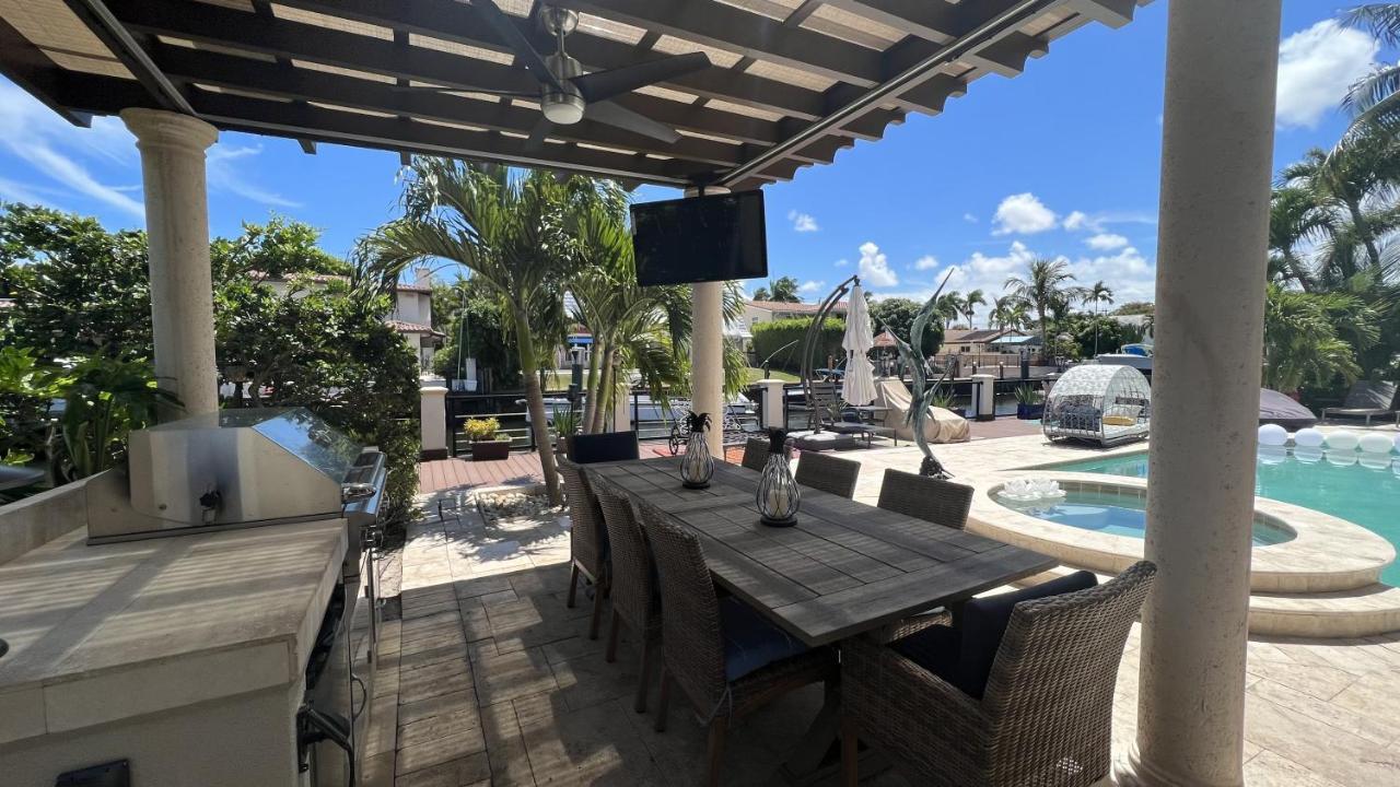 Luxury D' Southern Florida Paradise Sleeps 12 Villa *