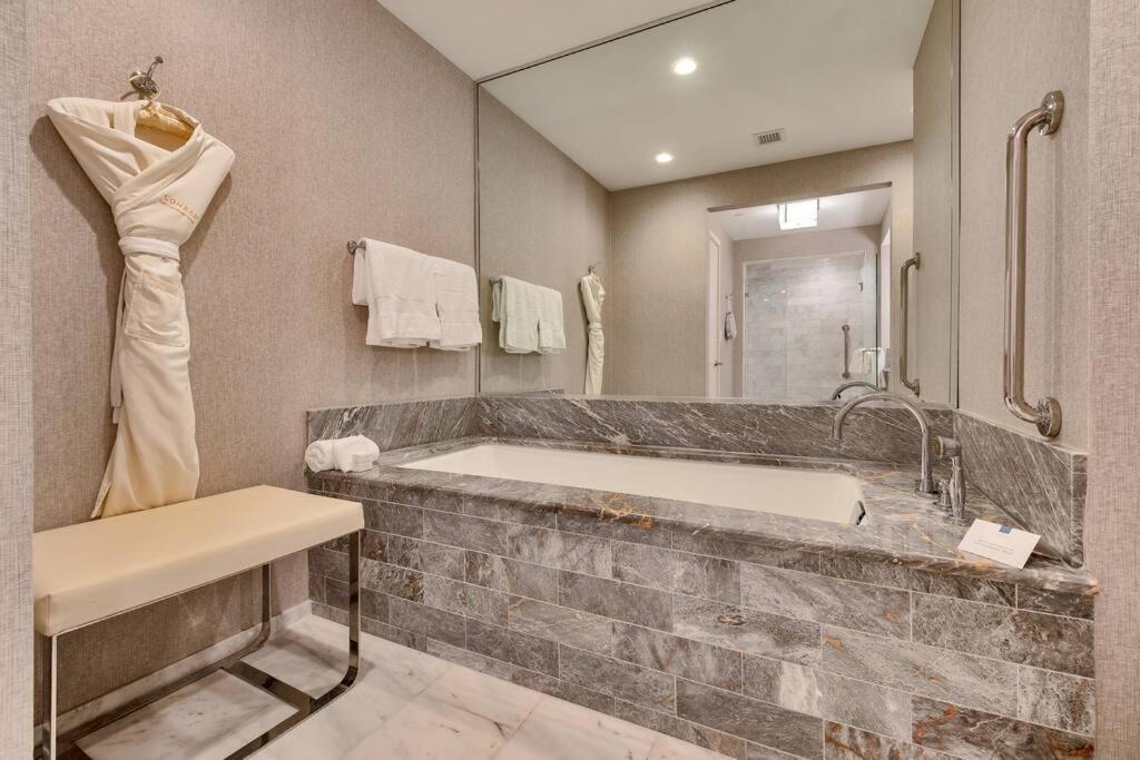 Apartment At Lauderdale *