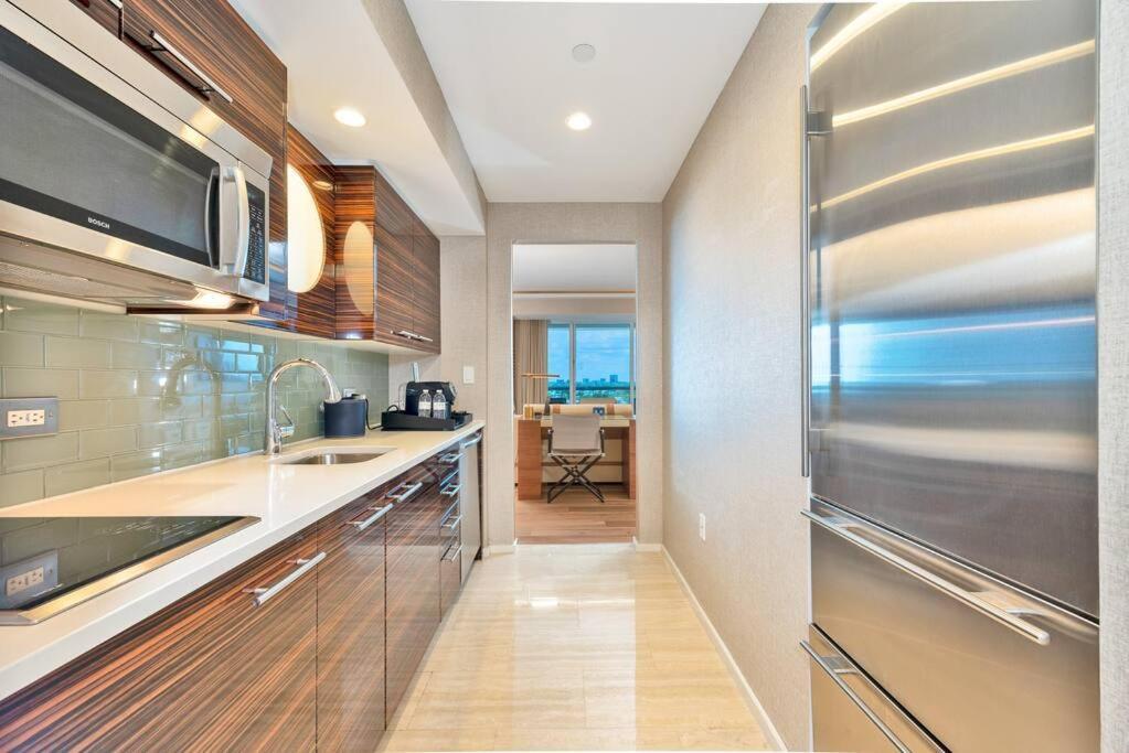 Apartment At Lauderdale *