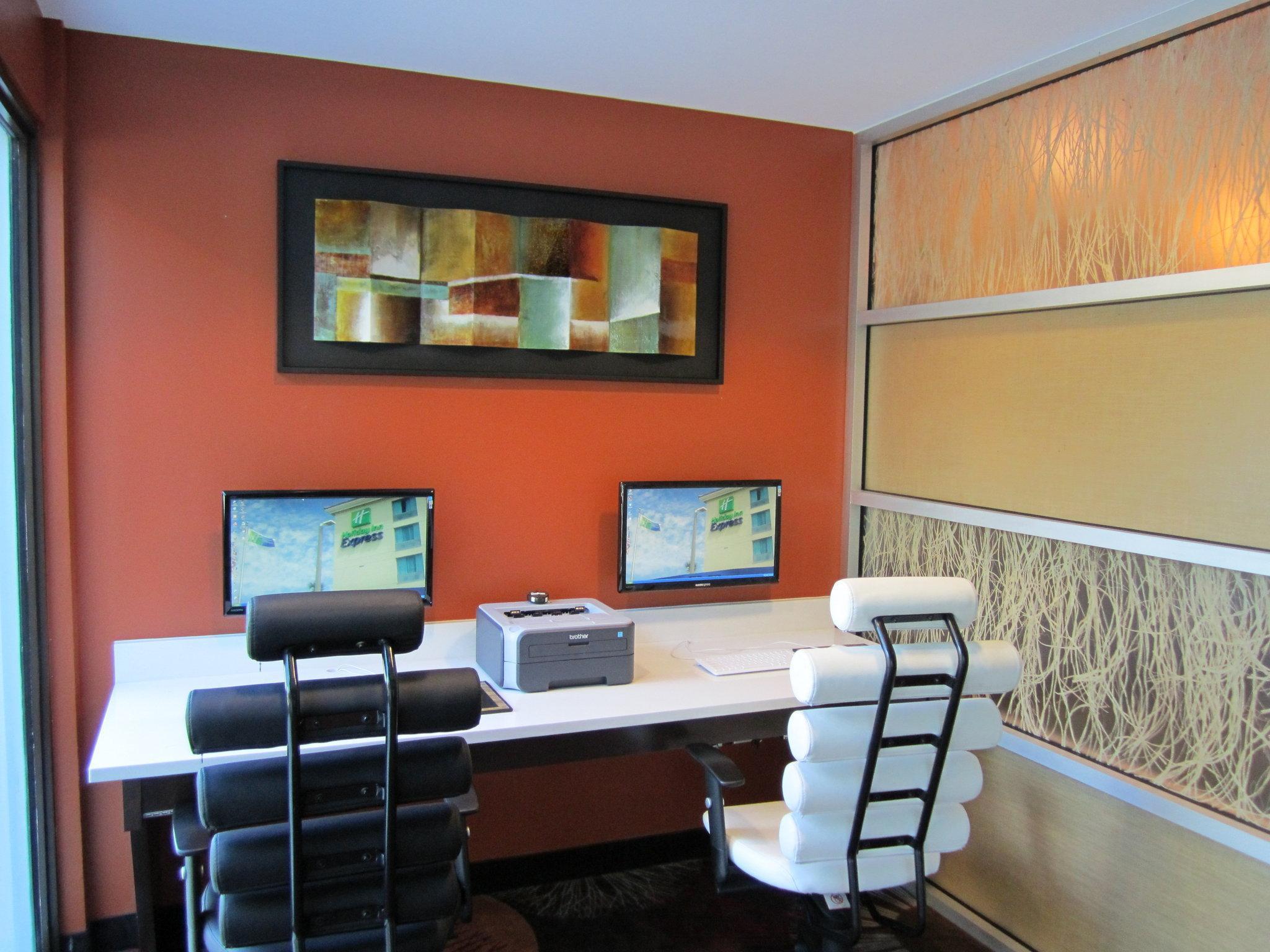 Express Lauderdale Cruise-airport By Ihg 3*