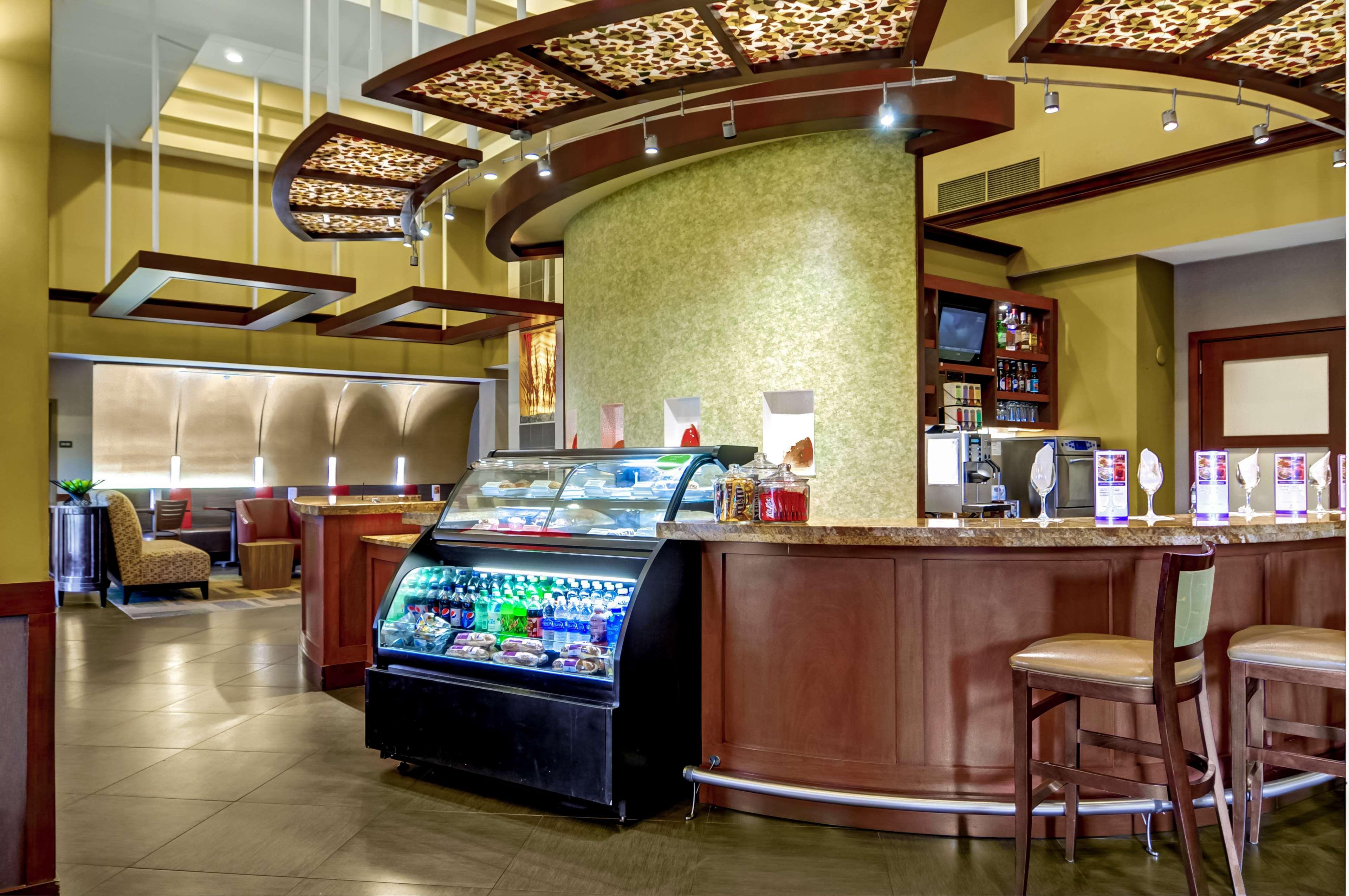Hyatt Place Lauderdale Cruise Port & Convention Center 3*