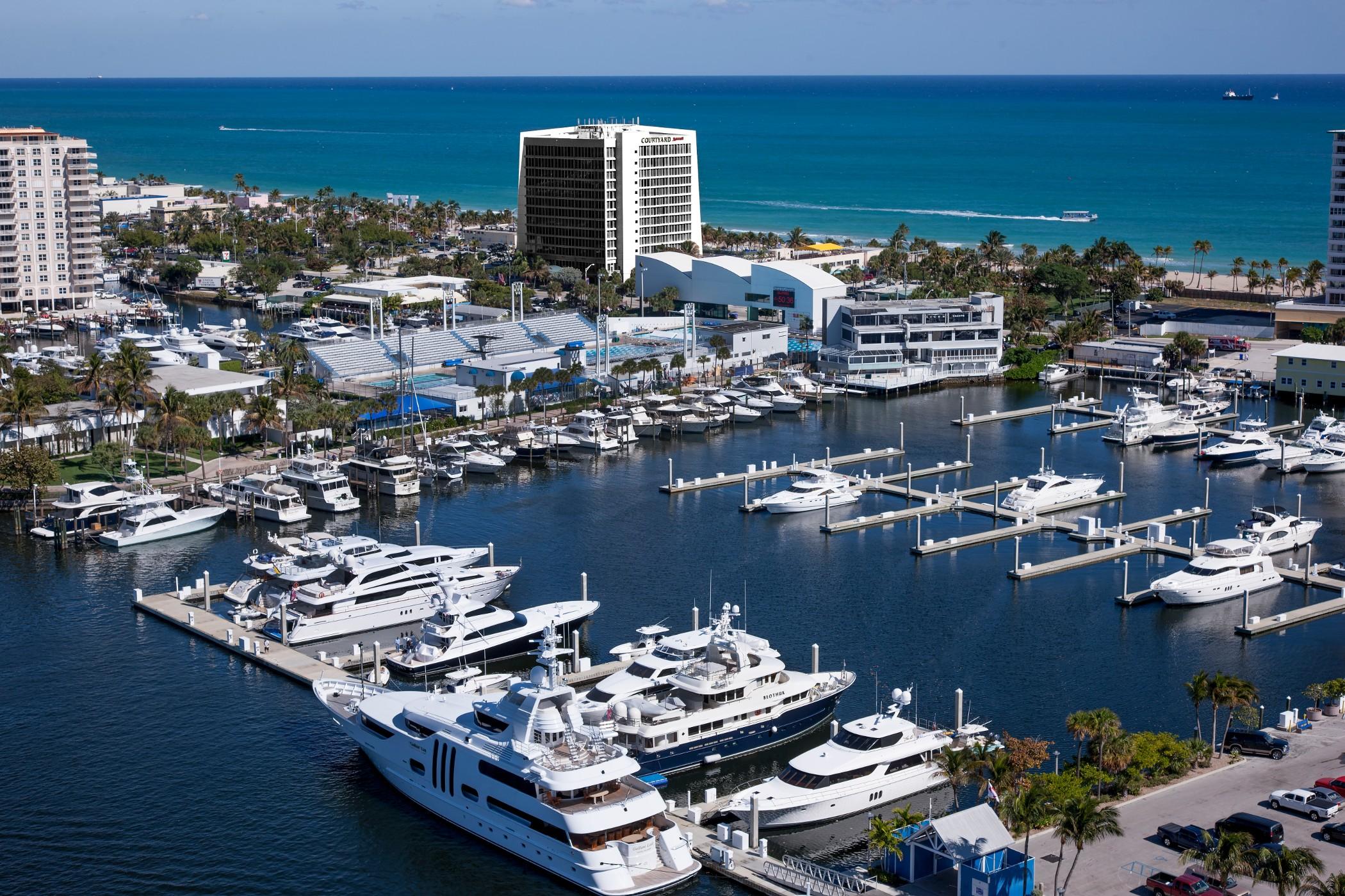 Courtyard By Marriott Lauderdale Hotel