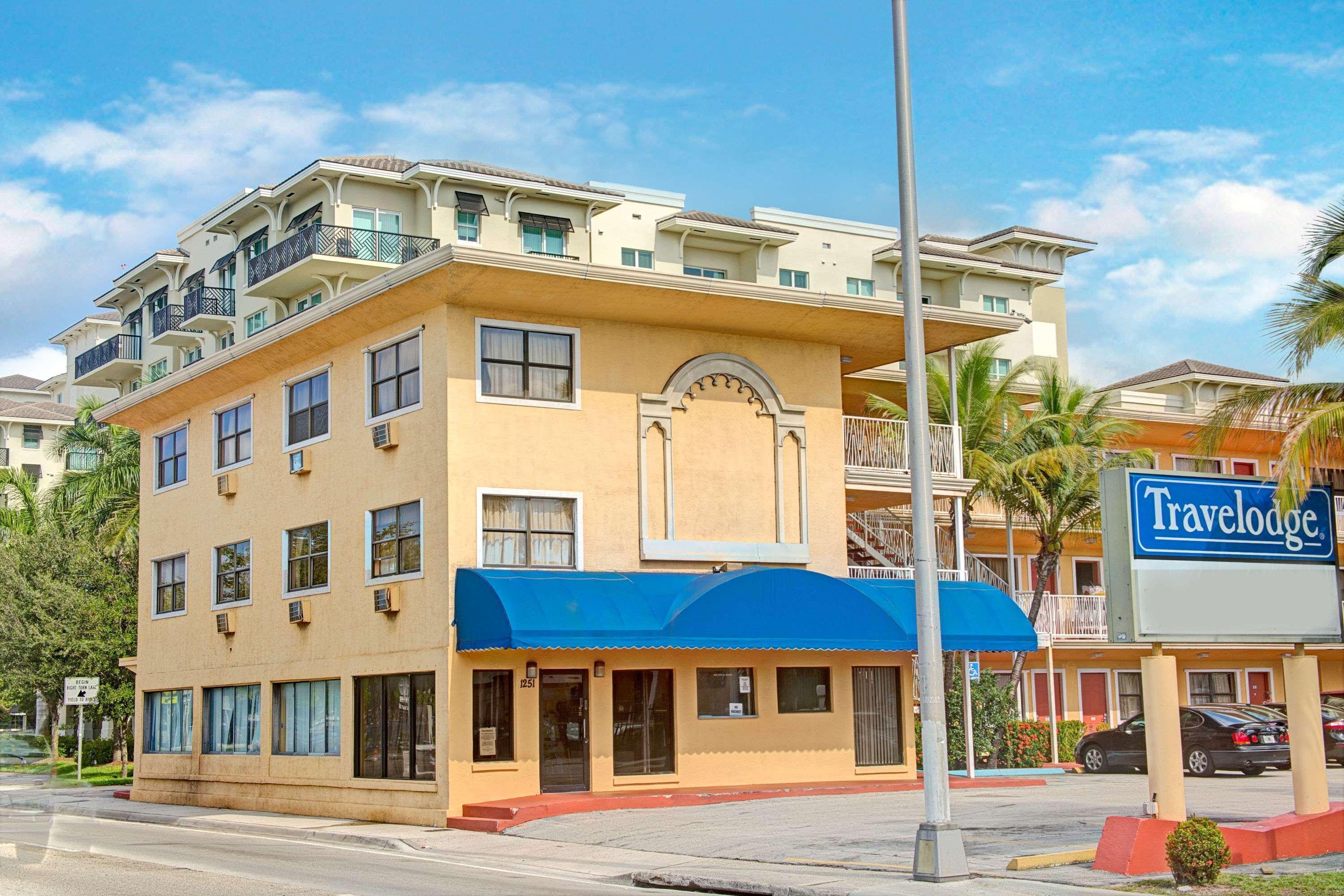 Travelodge By Wyndham Lauderdale Hotel
