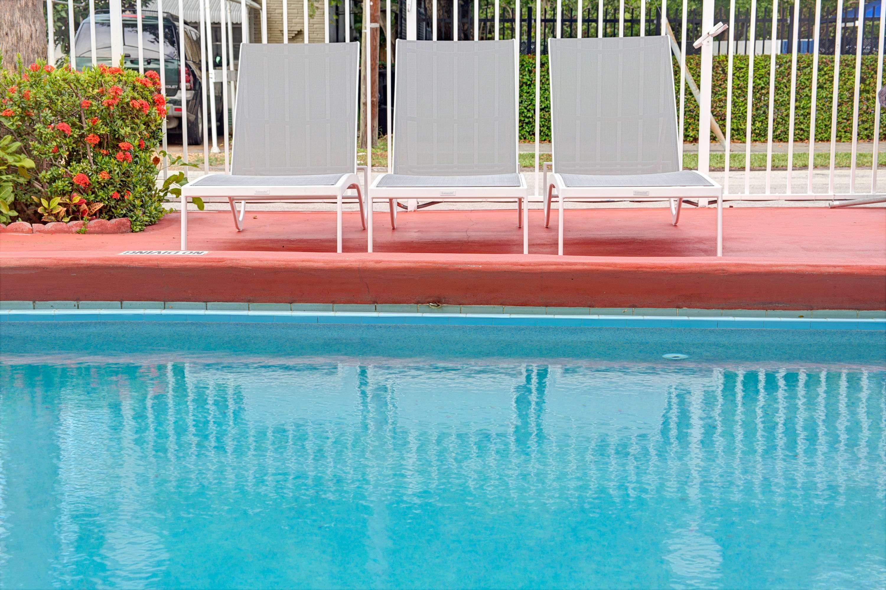 Travelodge By Wyndham Lauderdale 2*