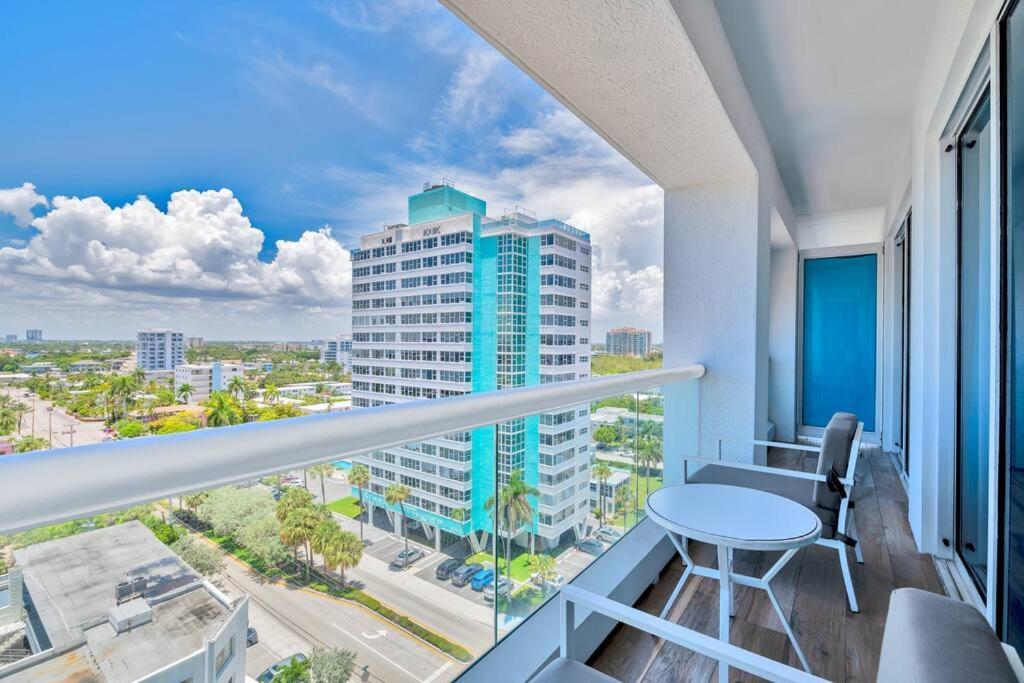 At Lauderdale * Fort Lauderdale