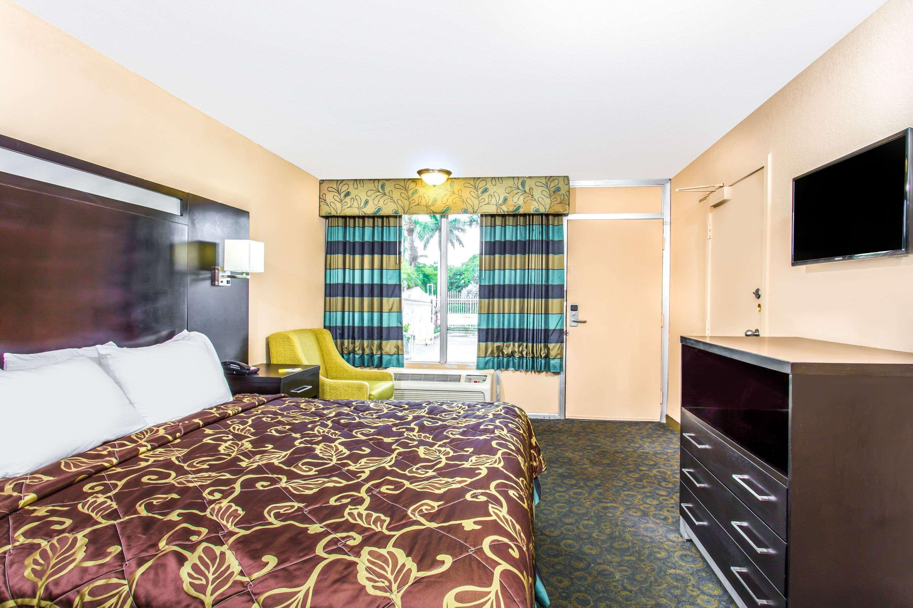 Days By Wyndham Lauderdale Airport Cruise Port Hotel Fort Lauderdale