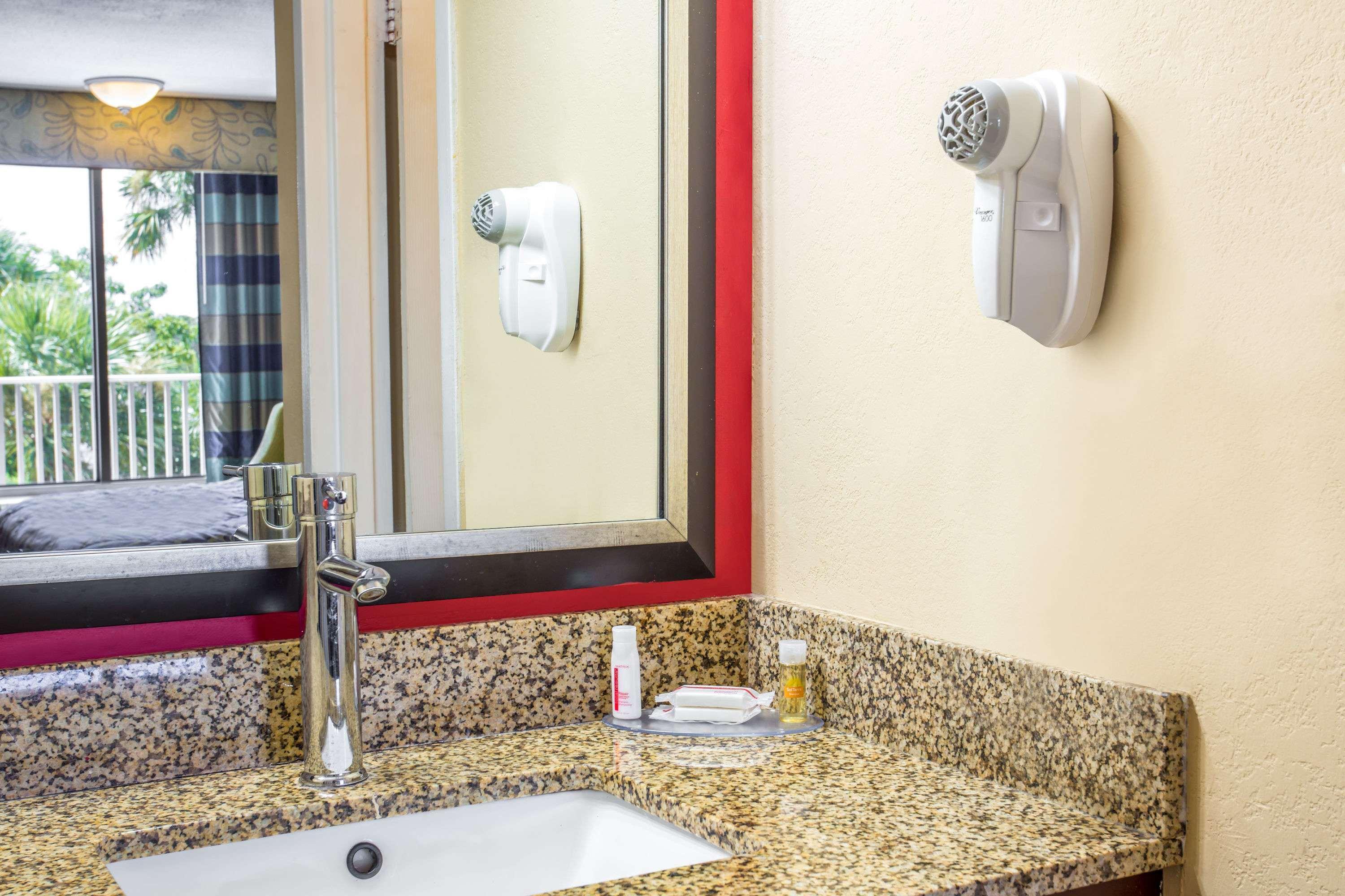 Days By Wyndham Lauderdale Airport Cruise Port Hotel 2*