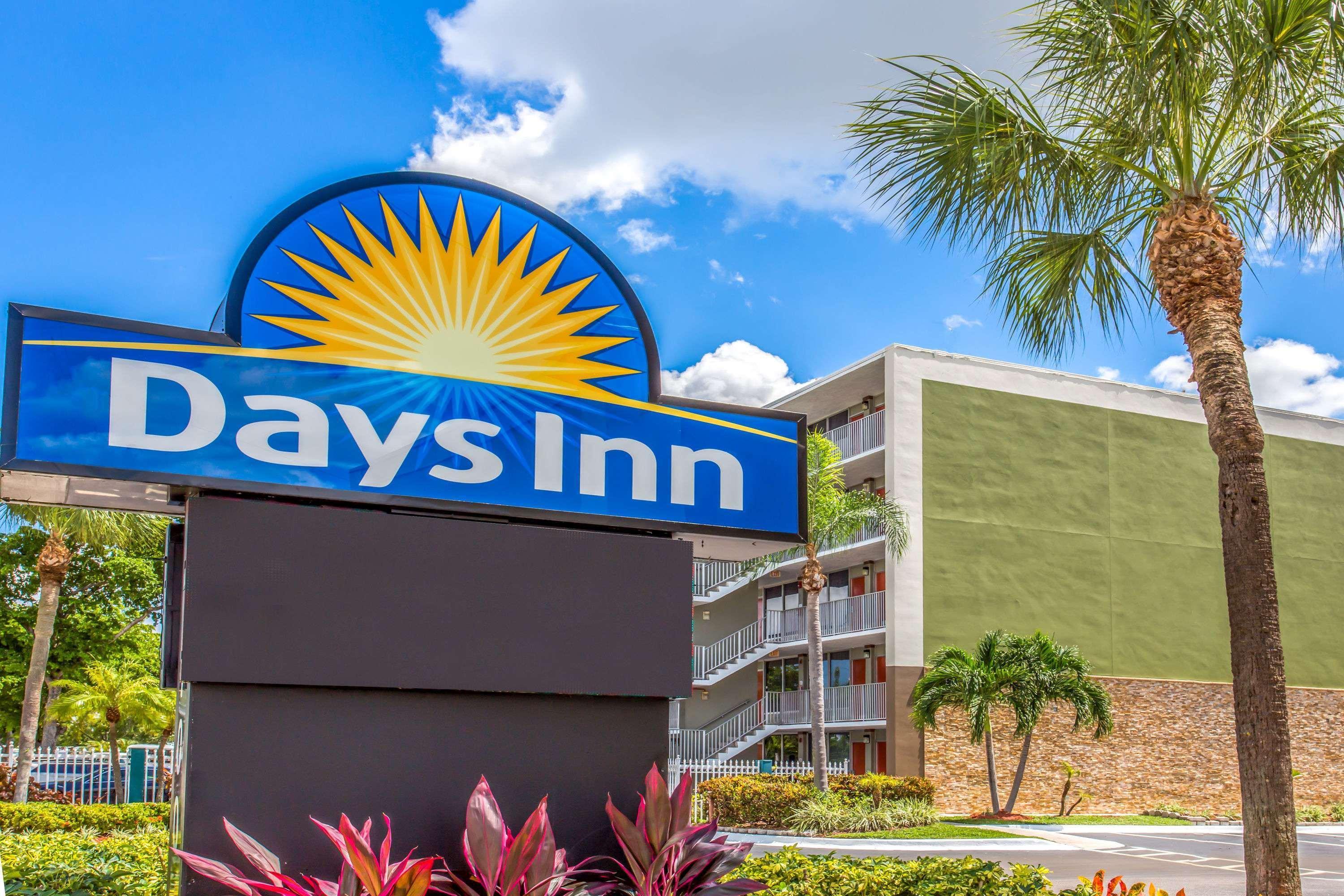 Hotel Days By Wyndham Lauderdale Airport Cruise Port