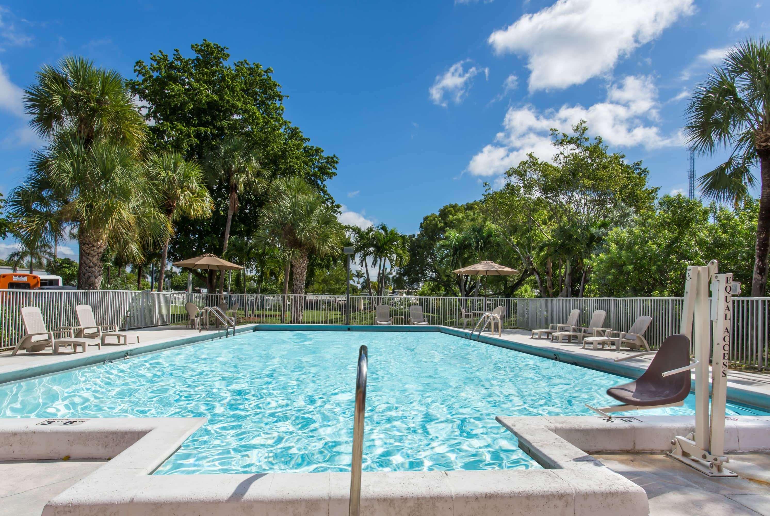 Days By Wyndham Lauderdale Airport Cruise Port Hotel Fort Lauderdale