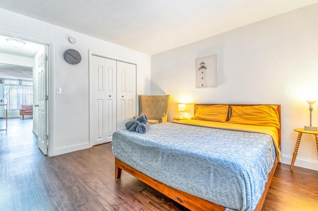 Stylish Apts In Oakland Park Near Ft Lauderdale Apartment *