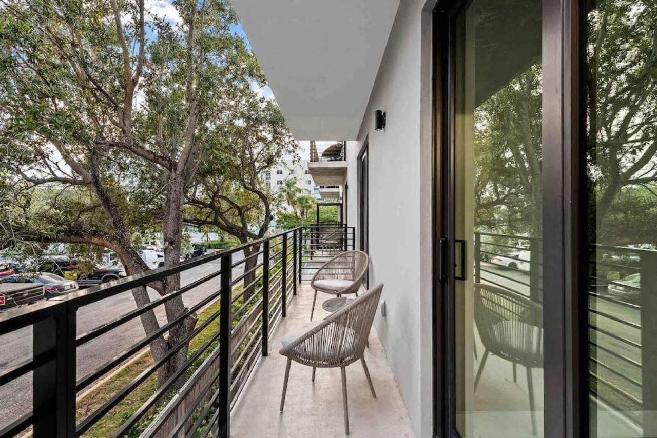 Pretty Rola 204 Upscale Spacious 1b1b W King Bed At Downtown Ft Lauderdale Fort Lauderdale