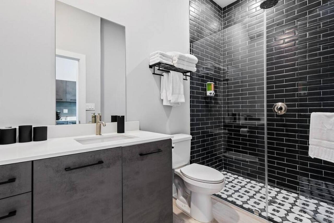 Apartment Pretty Rola 305 Superior W King Bed With Designer Furniture Fort Lauderdale