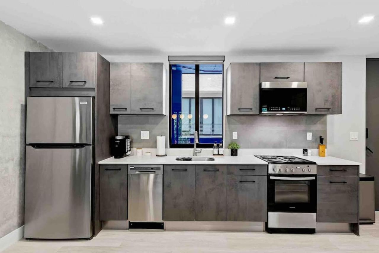 Pretty Rola 204 Upscale Spacious 1b1b W King Bed At Downtown Ft Lauderdale
