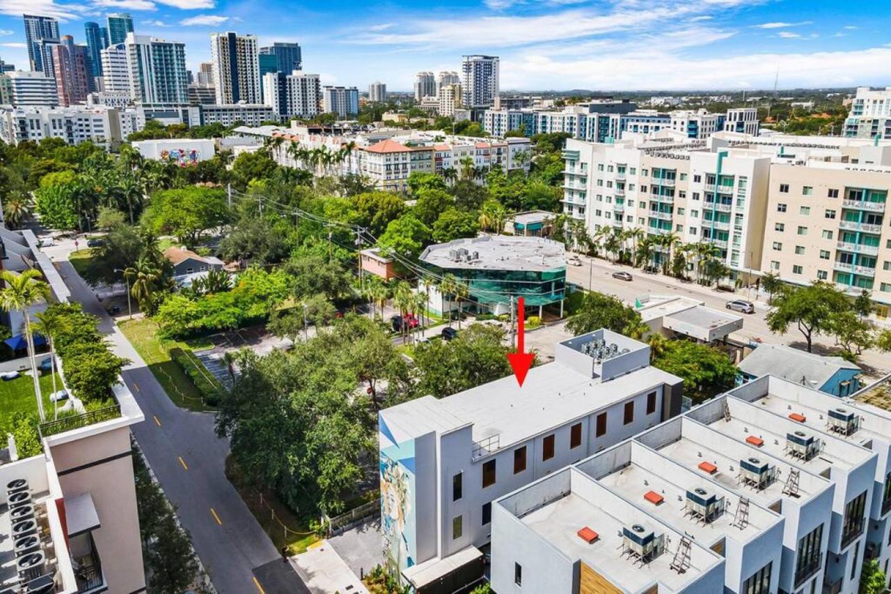 Pretty Rola 204 Upscale Spacious 1b1b W King Bed At Downtown Ft Lauderdale Fort Lauderdale