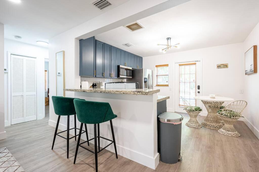 Casa Ola - Surf Themed Pool Home, Near Downtown Holiday home Fort Lauderdale