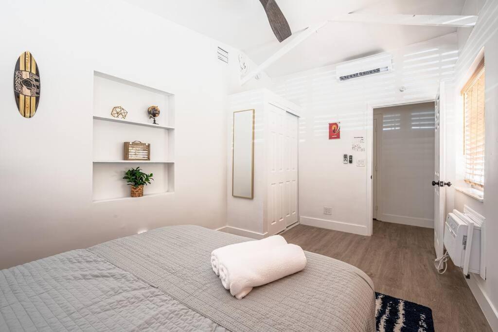Casa Ola - Surf Themed Pool Home, Near Downtown Holiday home *