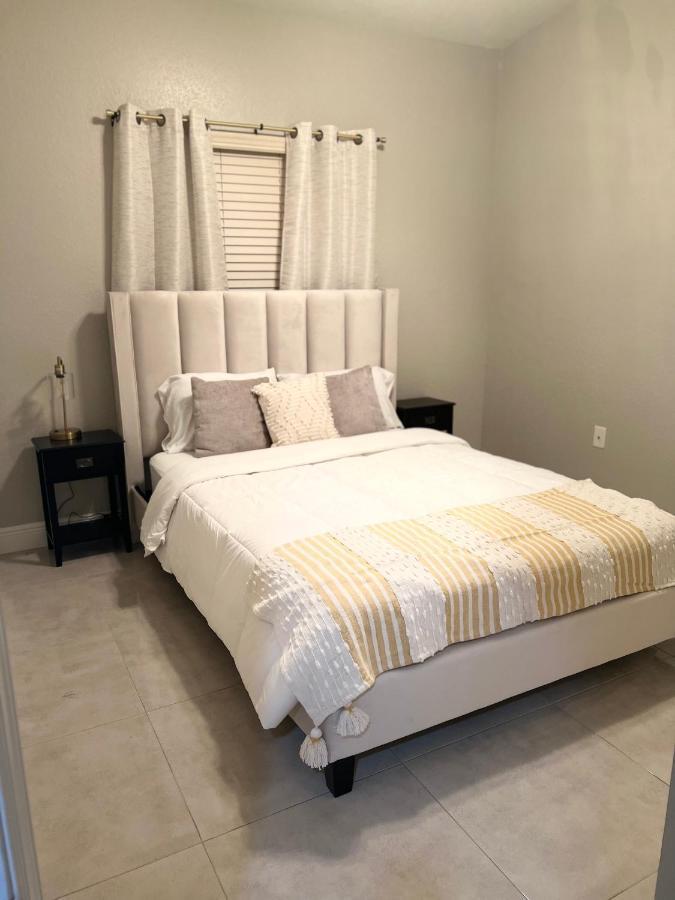Villa Luxurious 3br Close To Olas/downtown Stri Fort Lauderdale
