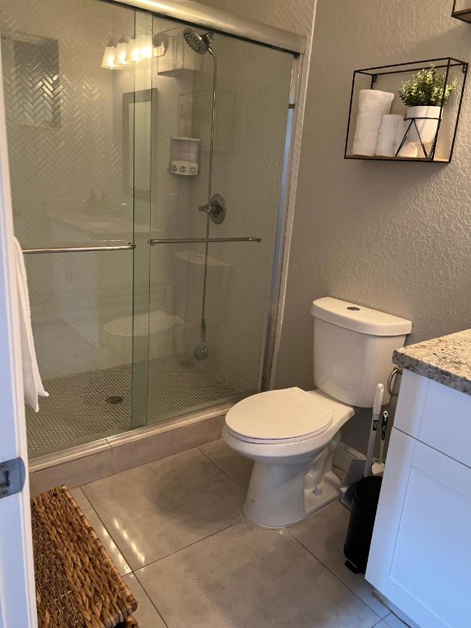 Luxurious 3br Close To Olas/downtown Stri