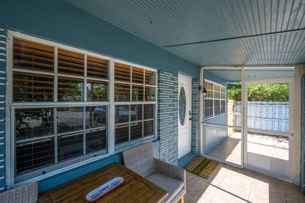 Casa Ola - Surf Themed Pool Home, Near Downtown Fort Lauderdale