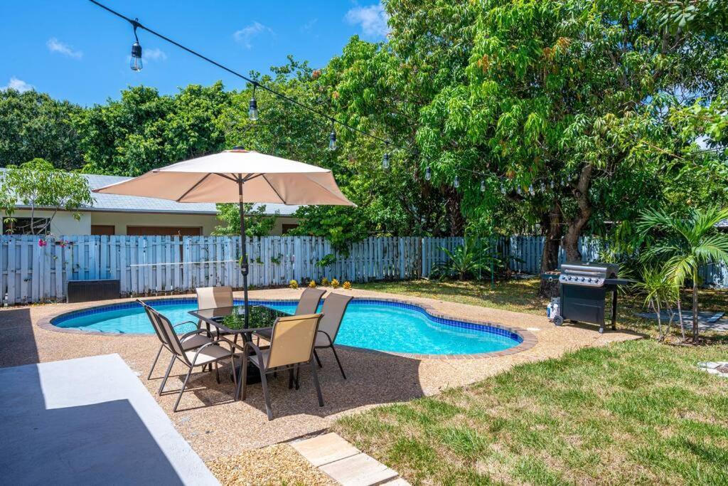 Casa Ola - Surf Themed Pool Home, Near Downtown