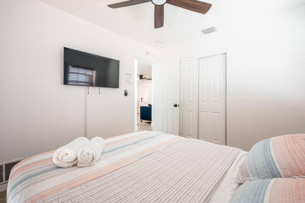 Casa Ola - Surf Themed Pool Home, Near Downtown Fort Lauderdale