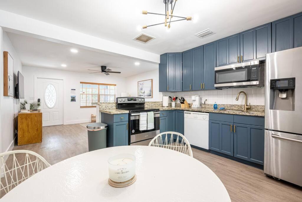 Casa Ola - Surf Themed Pool Home, Near Downtown * Fort Lauderdale