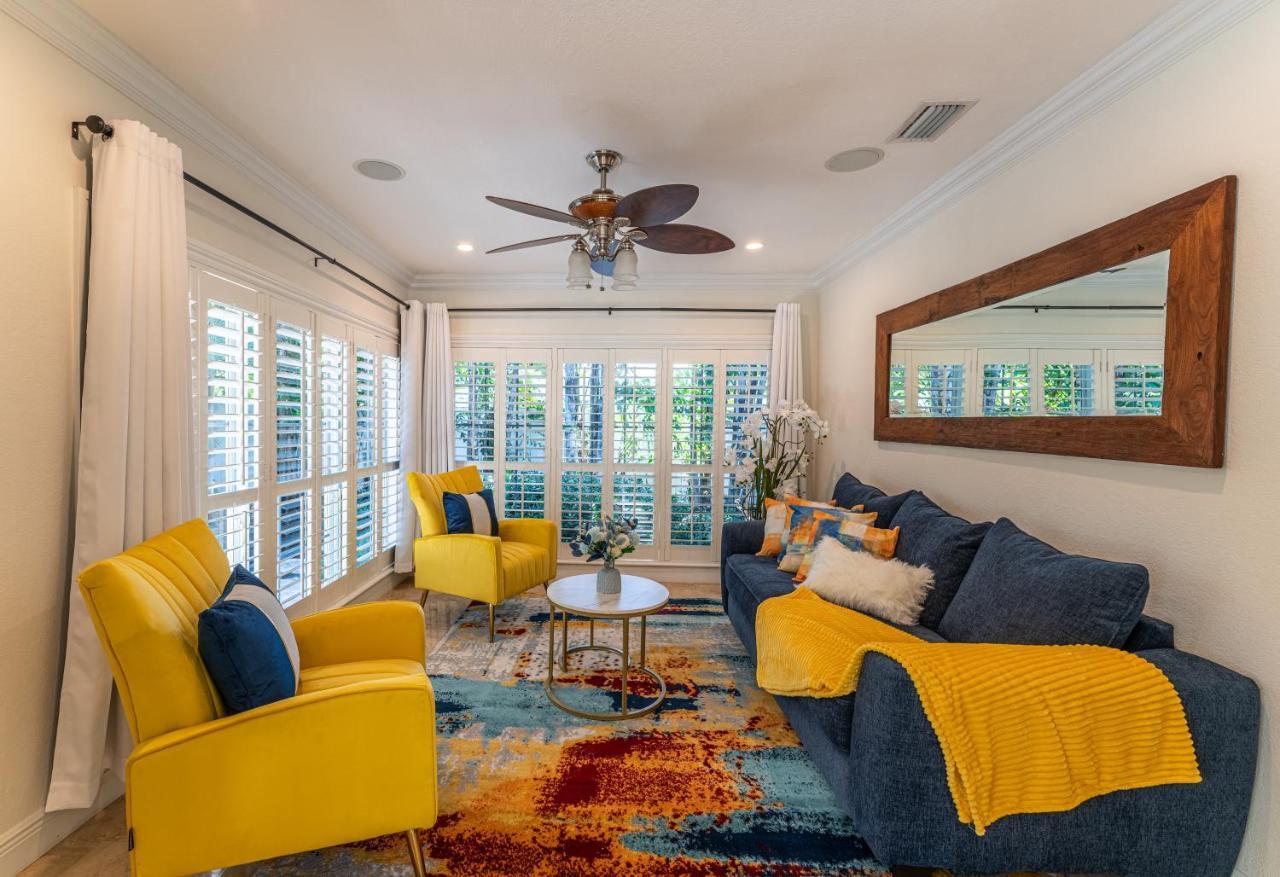 The Garden View 2-bedroom Heated Pool *