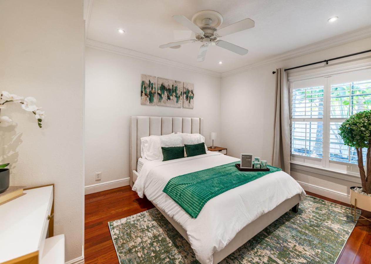 The Garden View 2-bedroom Heated Pool *