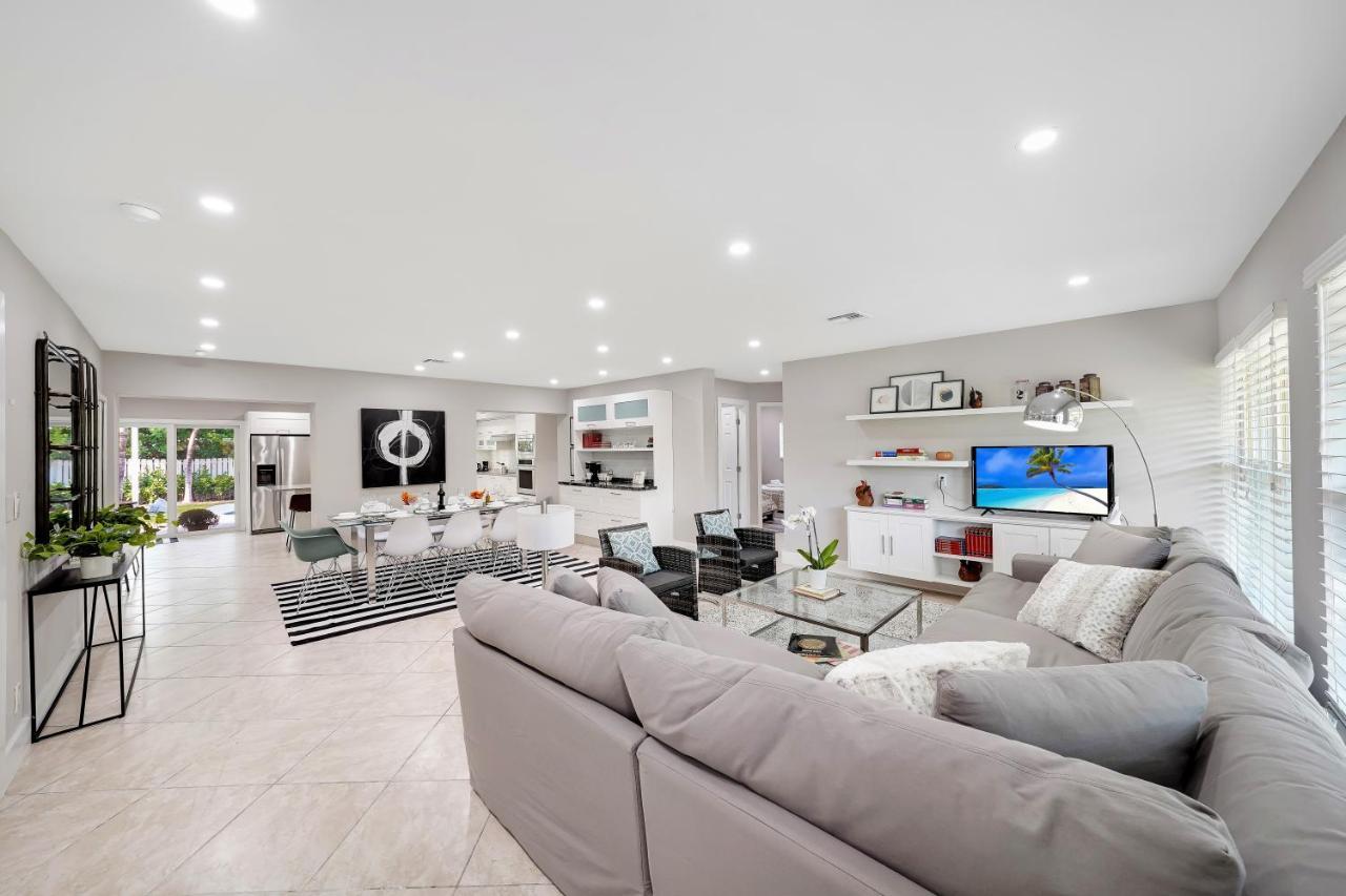 Comfortable 4 Bedroom House With Pool By Pmi Holiday home Fort Lauderdale