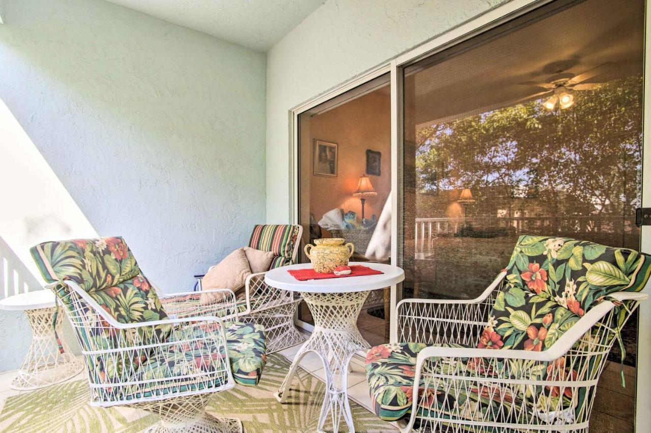 Idyllic With Pool Access - Walk To Beach! Apartment