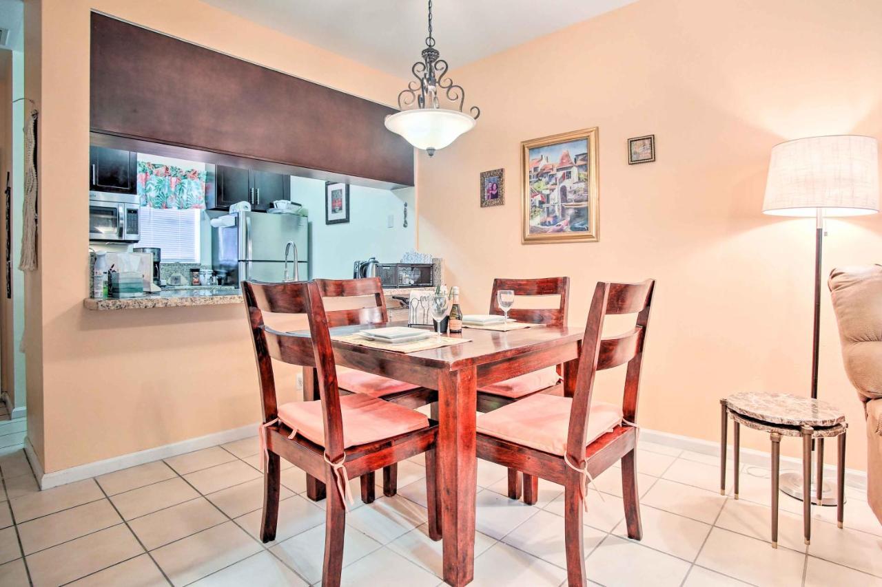 Apartment Idyllic With Pool Access - Walk To Beach! *